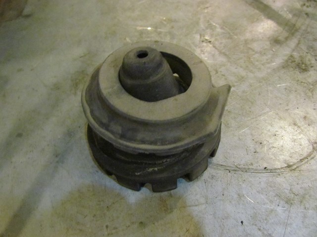 2008 Infiniti G35x Sedan Rear LH Coil Spring Bushings