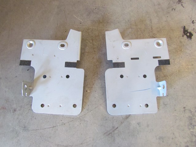 2006 Infiniti M35 M35x Radio Brackets