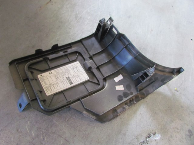 2006 Infiniti M35 M35x LH Driver Lower Kick Panel 66901 EH100