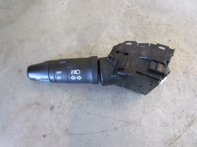 2006 Infiniti M35 M35x Turn Signal Column Switch 25540 EH100