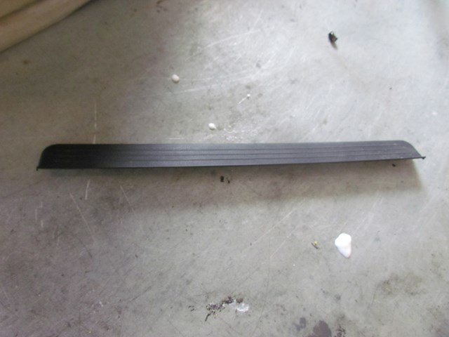 2006 Infiniti M35 M35x Front LH Driver Door SIll Trim 769B1EG000