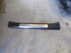 2006 Infiniti M35 M35x Rear LH Driver Door Sill Kick Plate