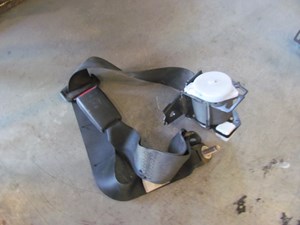 2006 Infiniti M35 M35x Rear Center Seat Belt & Buckle