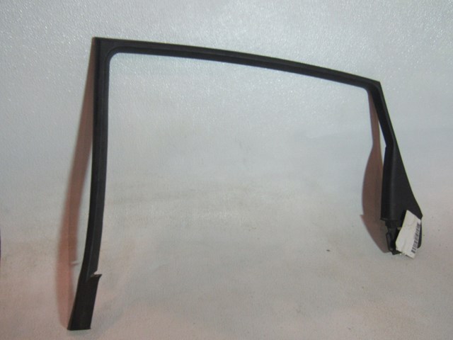 2006 2007 Infiniti M35 M35x Rear RH Window Trim 822D4 EG000