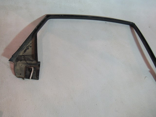 2006 2007 Infiniti M35 M35x Rear RH Window Trim 822D4 EG000