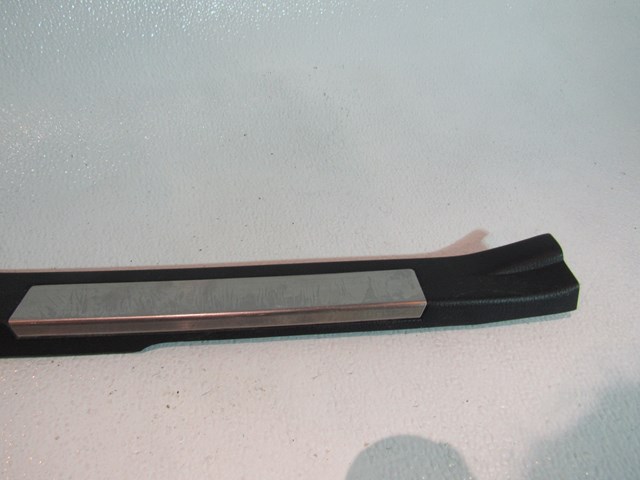 06 07  Infiniti M35 M35x Rear RH Pass Door Sill 769B6 EG000