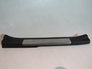 06 07  Infiniti M35 M35x Rear RH Pass Door Sill 769B6 EG000