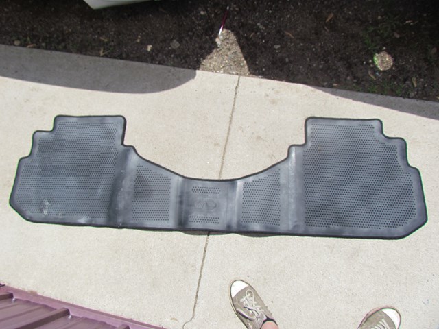 2006 Infiniti M35 M35x Rear Floor Mat 999E2-QS000XX