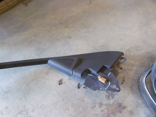 2006 Infiniti M35 M35x LH Driver Sail Panel, Trim & Tweeter