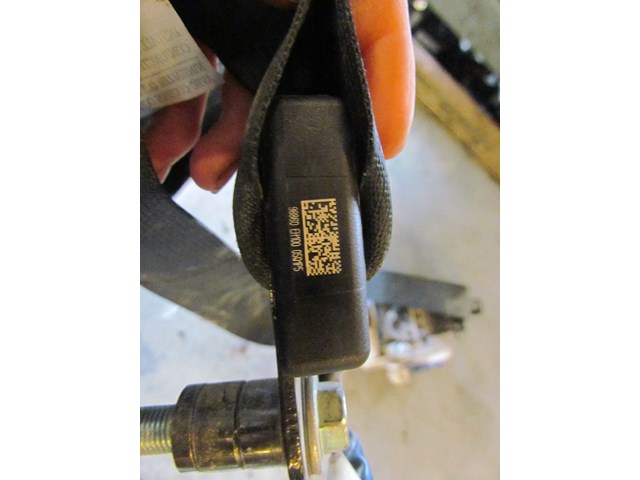 2006 Infiniti M35 M35x Front RH Passenger Seat Belt 