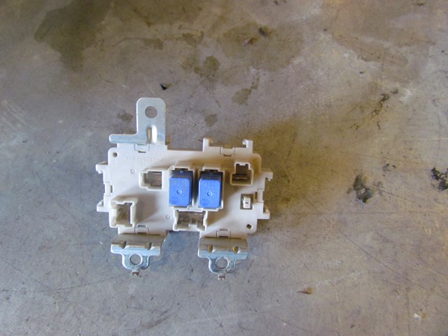 2006 Infiniti M35 M35x Interior Fuse Box EH102