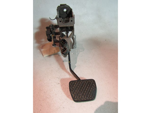 2006 Infiniti M35 M35x Brake Pedal