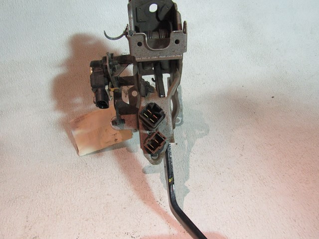 2006 Infiniti M35 M35x Brake Pedal