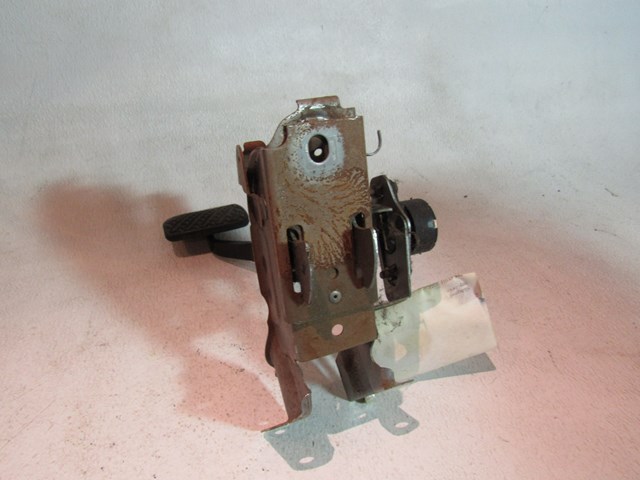 2006 Infiniti M35 M35x Brake Pedal