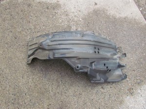 2006 Infiniti M35 M35x Front RH Pass Fender Liner Rear Portion