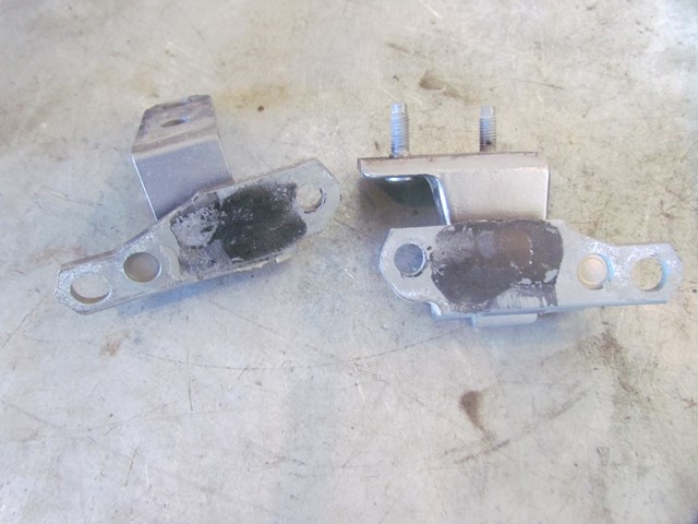 2006 Infiniti M35 M35x Rear LH Driver Door Hinges