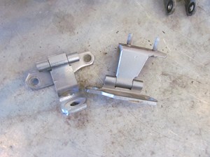 2006 Infiniti M35 M35x Rear RH Passenger Door Hinges