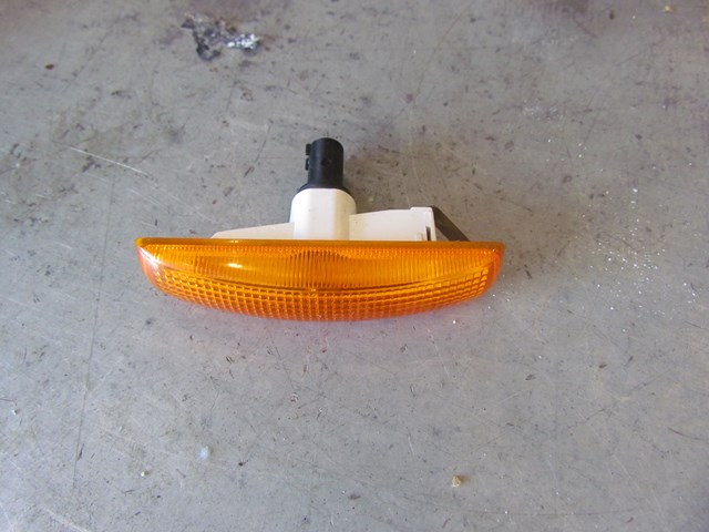 2006 Land Rover LR3 HSE Front LH Driver Sidemarker 