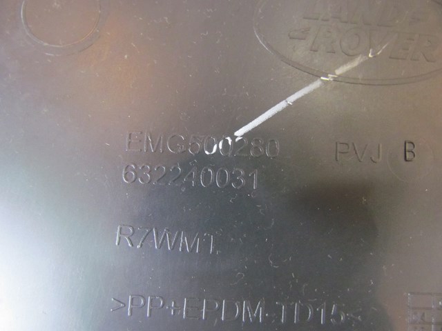 2006 Land Rover LR3 RH Pass Lower B Pillar Trim EMG500280