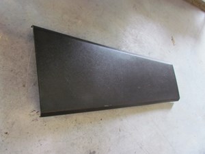 2006 Land Rover LR3 RH Pass Lower B Pillar Trim EMG500280