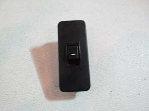 2006 Land Rover LR3 Front RH Pass Door Switch YUD501070PVJ
