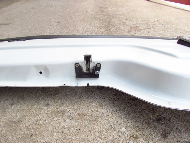 2006 Land Rover LR3 HSE Lower Hatch Tail Gate Lift Gate White