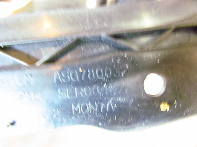 2006 Land Rover LR3 LH Driver Fender/Door Seal ASG780002