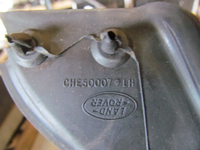 2006 Land Rover LR3 Front LH Driver Window Seal CHE50007