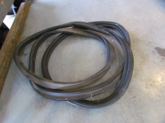 2006 Land Rover LR3 Hatch/Tailgate Body Seal