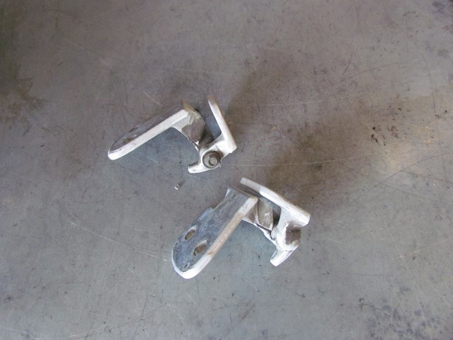 2006 Land Rover LR3 Rear LH Driver Door Hinges