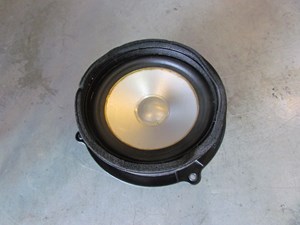 2006 Land Rover LR3 Rear LH Driver Door Speaker XQM500310