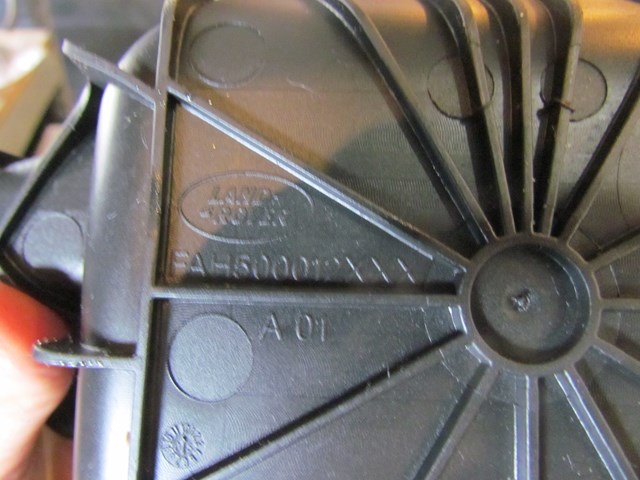 2006 Land Rover LR3 Center Console Rubber Liner FAH500012