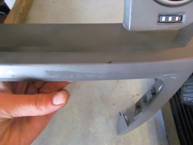 2006 Land Rover LR3 Center Dash Trim Panel w/Vents FAE500012