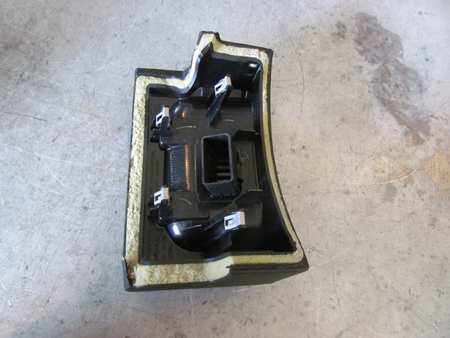 2006 Land Rover LR3 LH Dash Trim Panel FBF500230