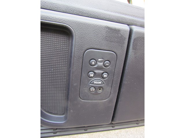 2006 Land Rover LR3 HSE HD PKG LH Driver Quarter Trim Panel