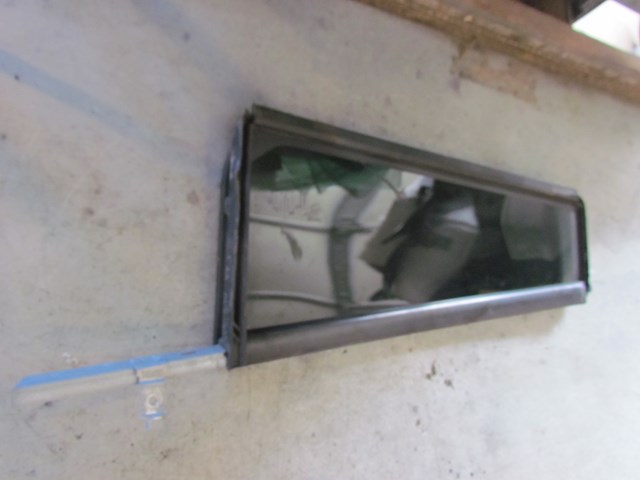 2006 Land Rover LR3 Rear LH Driver Stationary Door Glass