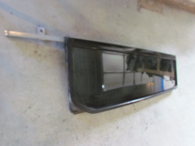 2006 Land Rover LR3 Rear LH Driver Stationary Door Glass