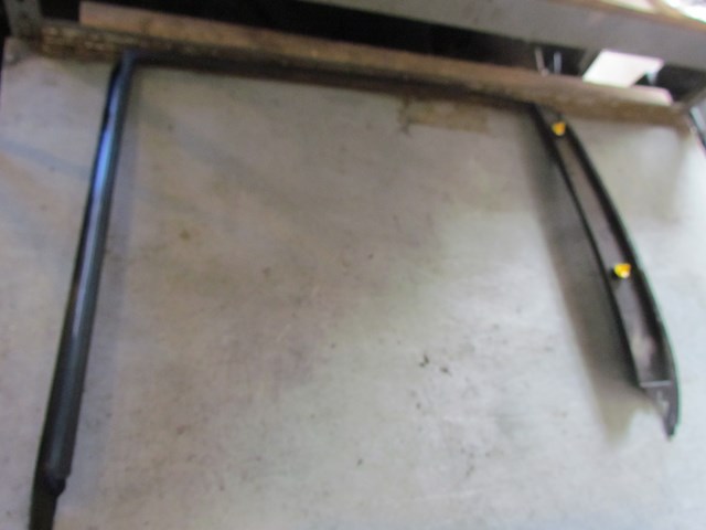 2006 Land Rover LR3 Rear LH Driver Window Trim ELN000033