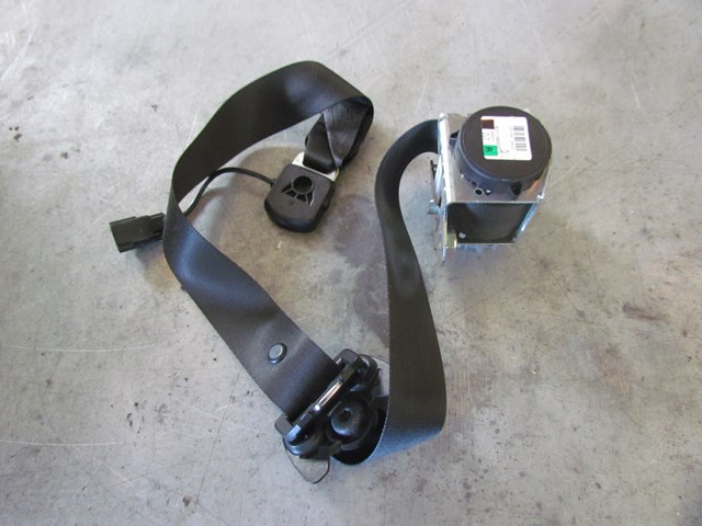 2006 Land Rover LR3 Front RH Passenger Seat Belt Retractor