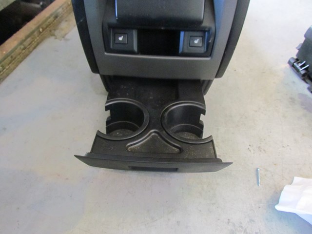 2006 Land Rover LR3 HSE HD Pkg Center Console Cooler