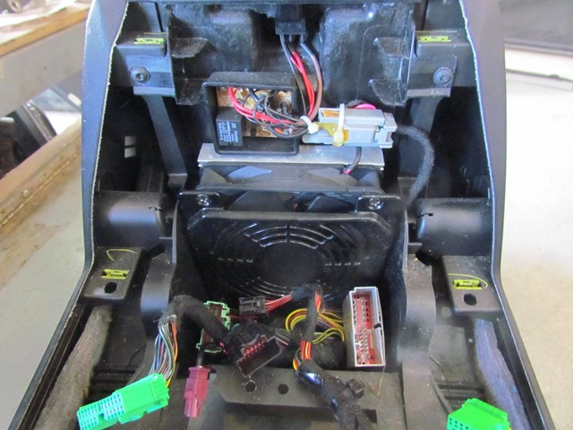 2006 Land Rover LR3 HSE HD Pkg Center Console Cooler