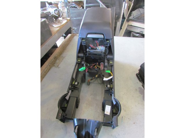 2006 Land Rover LR3 HSE HD Pkg Center Console Cooler