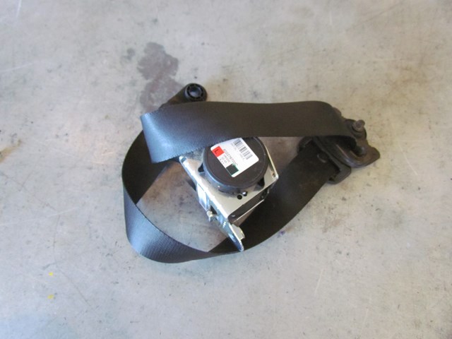 2006 Land Rover LR3 Front LH Driver Seat Belt Retractor