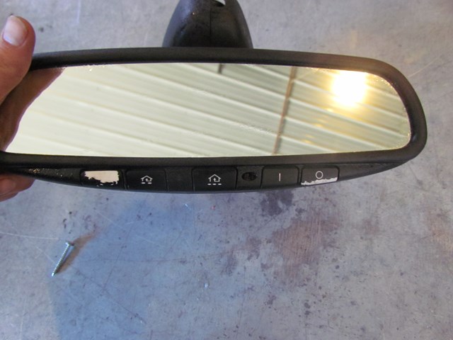 2006 Land Rover LR3 Rear View Mirrors-Buttons worn