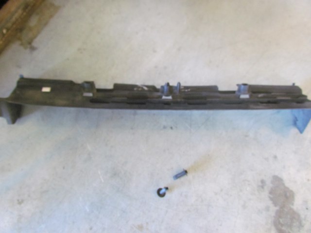 2006 Land Rover LR3 Radiator Wind Deflector DXJ500100