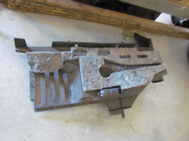 2006 Land Rover LR3 RH Passenger Lower Trim Panel FBS500102