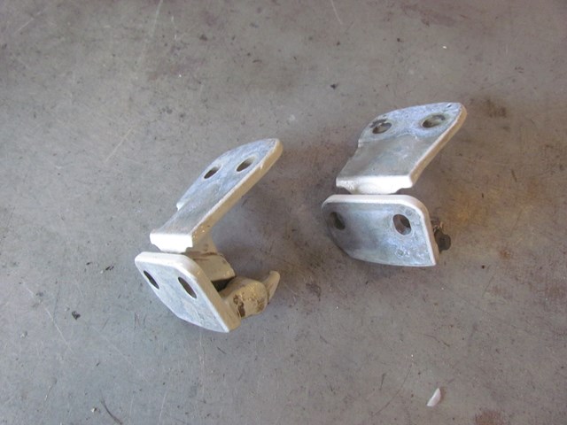 2006 Land Rover LR3 Rear RH Passenger Door Hinge