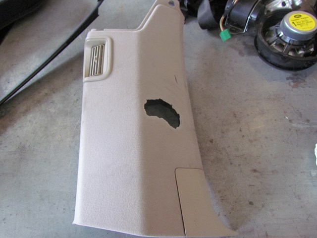 2006 Land Rover LR3 HSE RH Pass C Pillar Trim Panel EMG500358