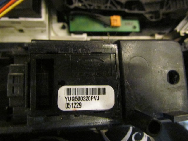 2006 Land Rover LR3 Shifter Trim Assy FJV500172