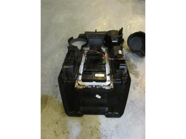 2006 Land Rover LR3 Shifter Trim Assy FJV500172